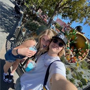 Meet your Posher, Taylor